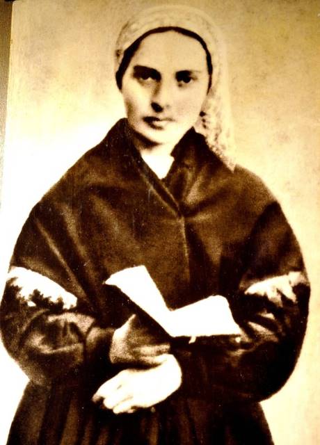 Lourdes Bernadette